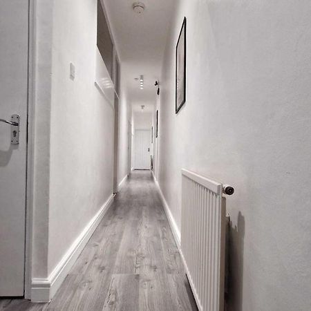 Sapphire Apartments Cardiff Buitenkant foto