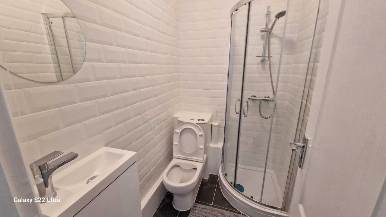 Sapphire Apartments Cardiff Buitenkant foto
