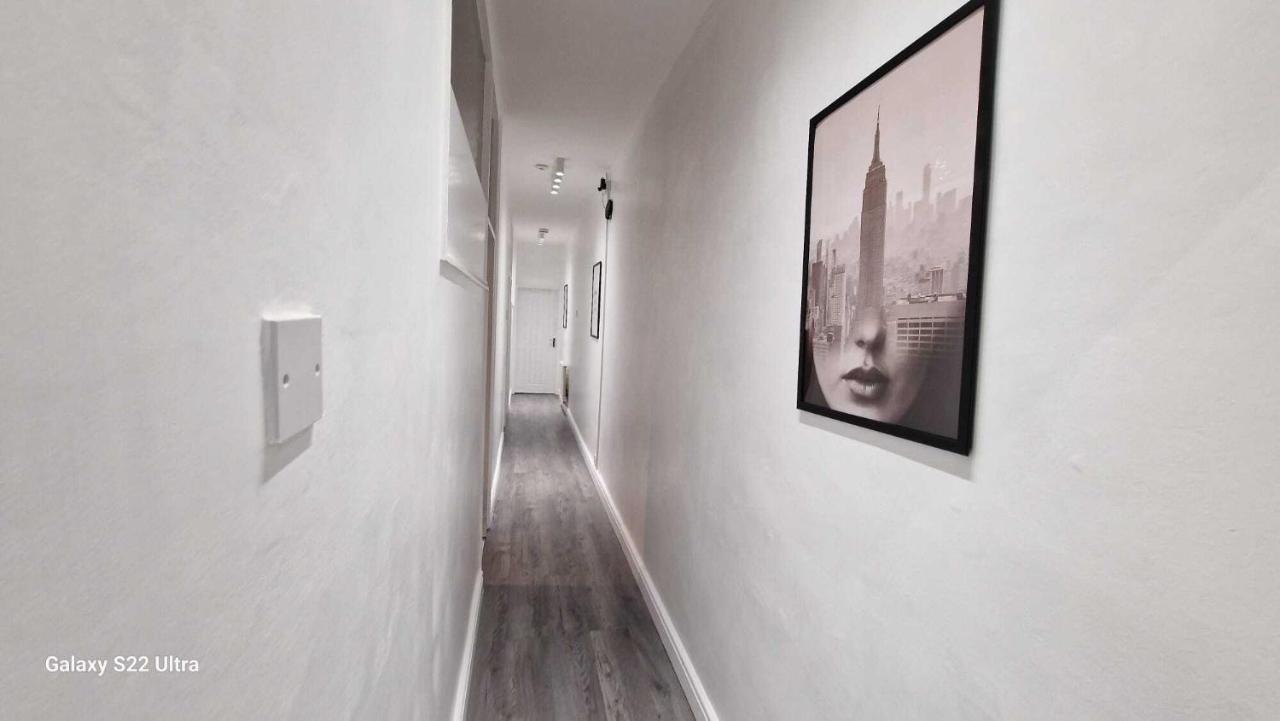 Sapphire Apartments Cardiff Buitenkant foto