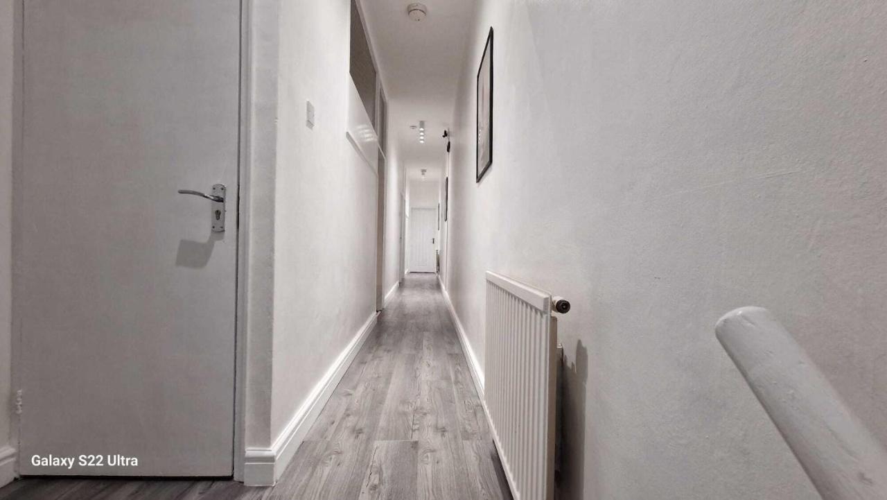 Sapphire Apartments Cardiff Buitenkant foto